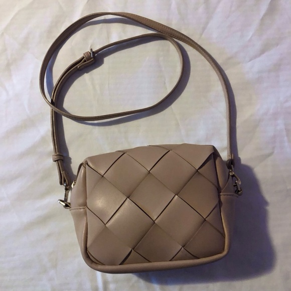 A new day Neutral Woven Bag - Picture 2 of 3